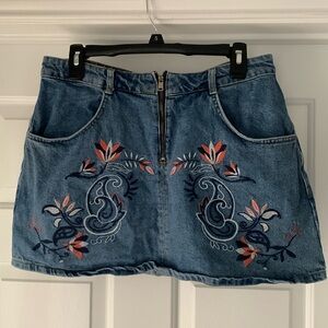 Reserved YFL Women's Mini Jeans Skirt. Made in Turkey